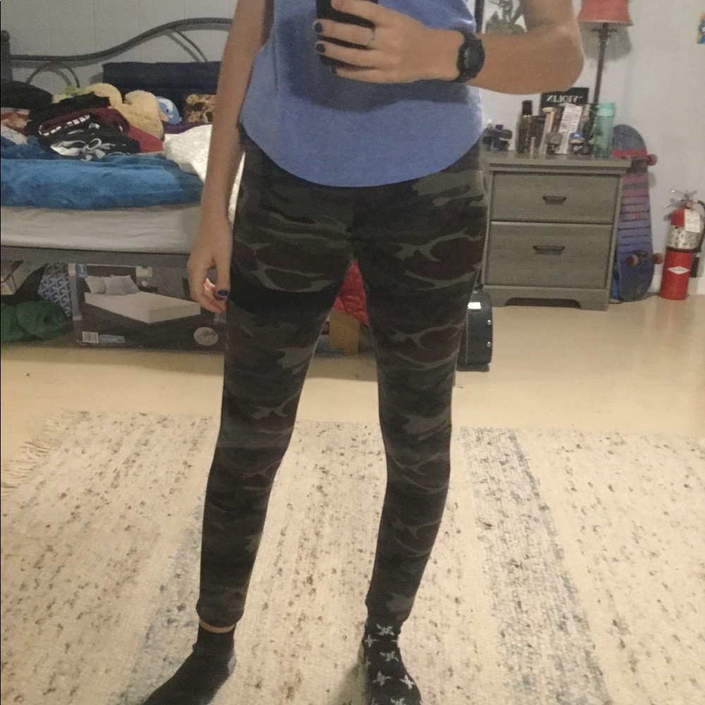 BOGO Cameo leggings